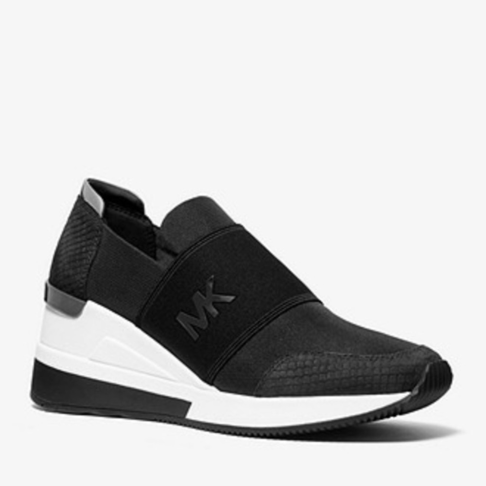 MICHAEL KORS SIZE 7 BLACK SNEAKERS